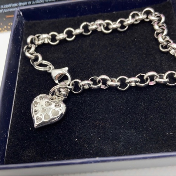 Silver Plated Initial Heart Charm Bracelet “R” - Picture 3 of 5